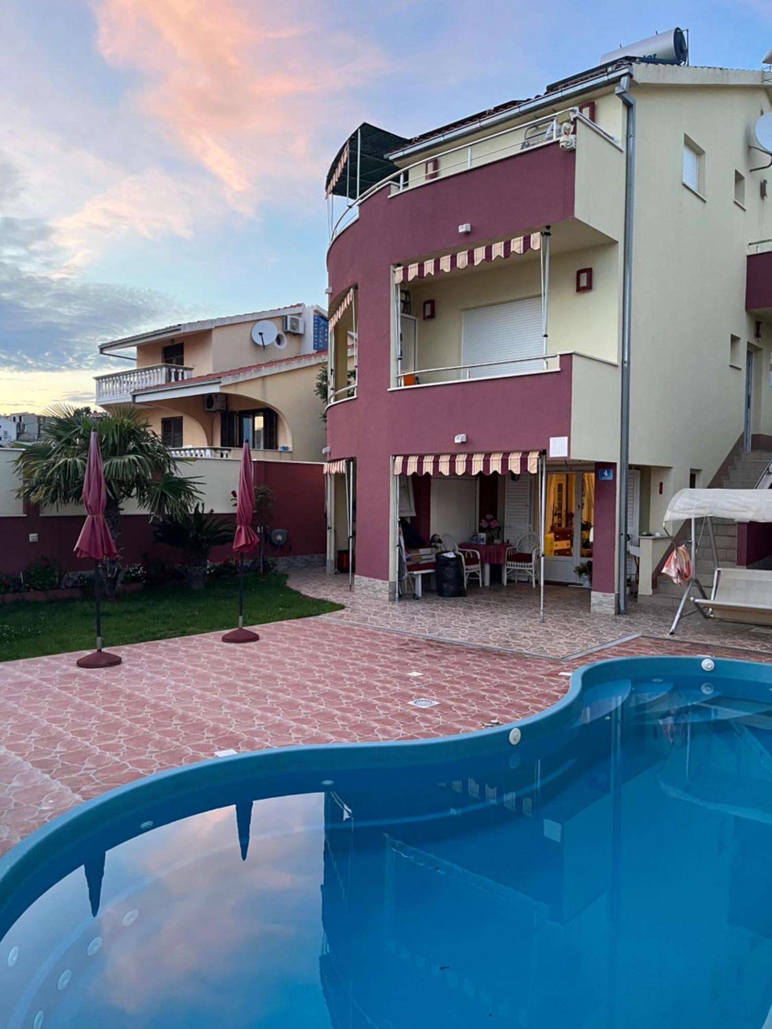 Apartments Villa Stella Maris 罗戈兹尼察 外观 照片