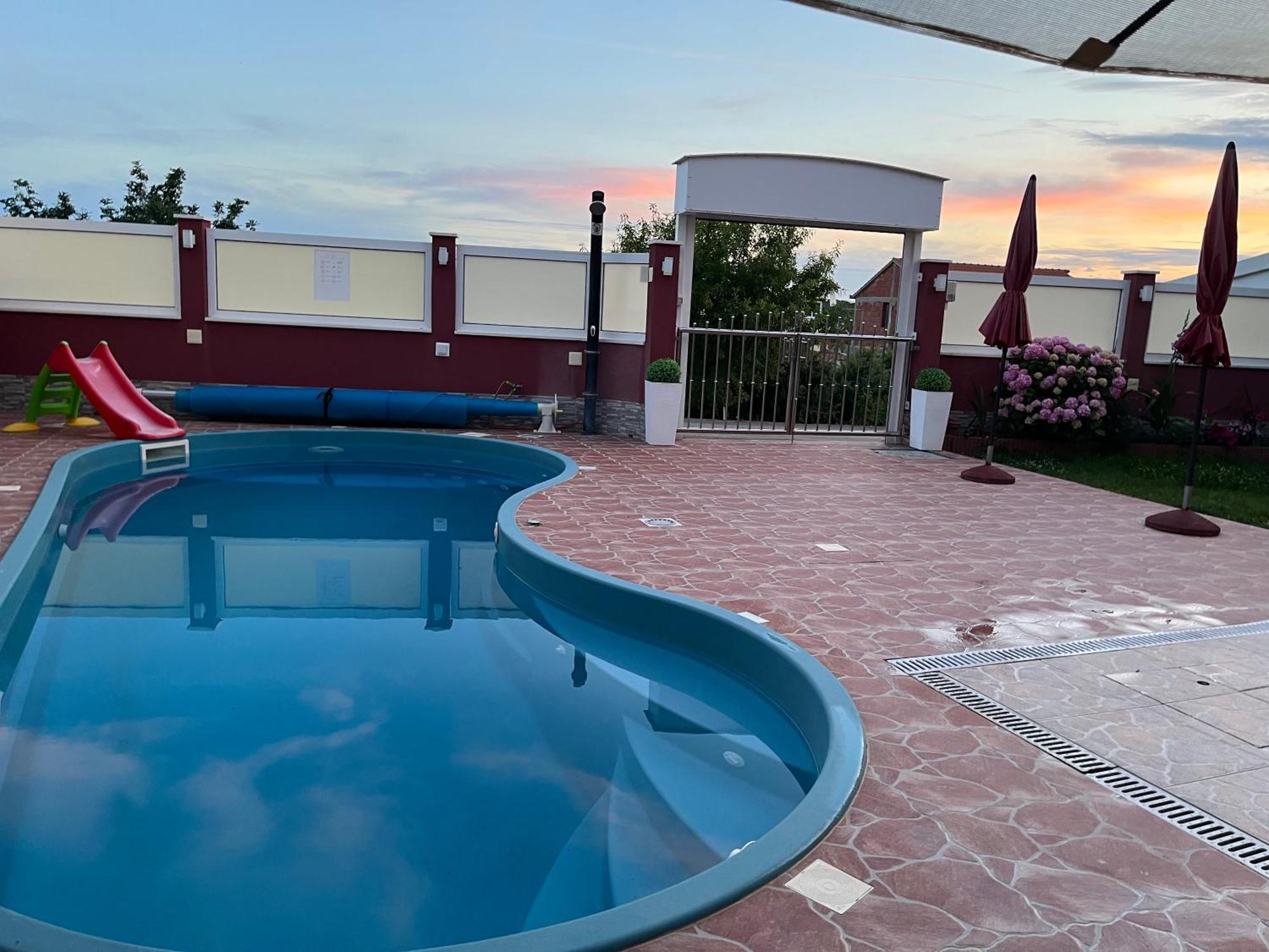 Apartments Villa Stella Maris 罗戈兹尼察 外观 照片