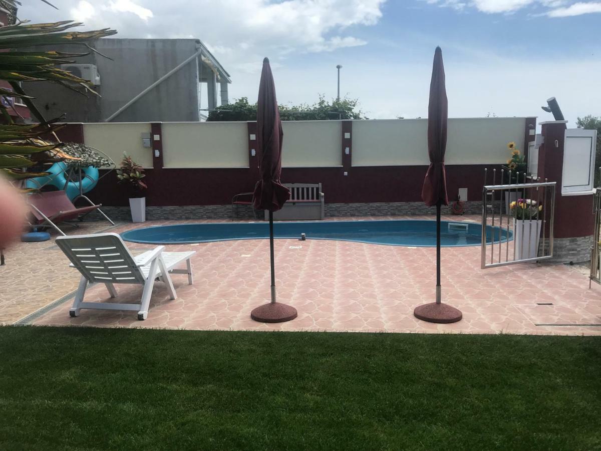 Apartments Villa Stella Maris 罗戈兹尼察 外观 照片